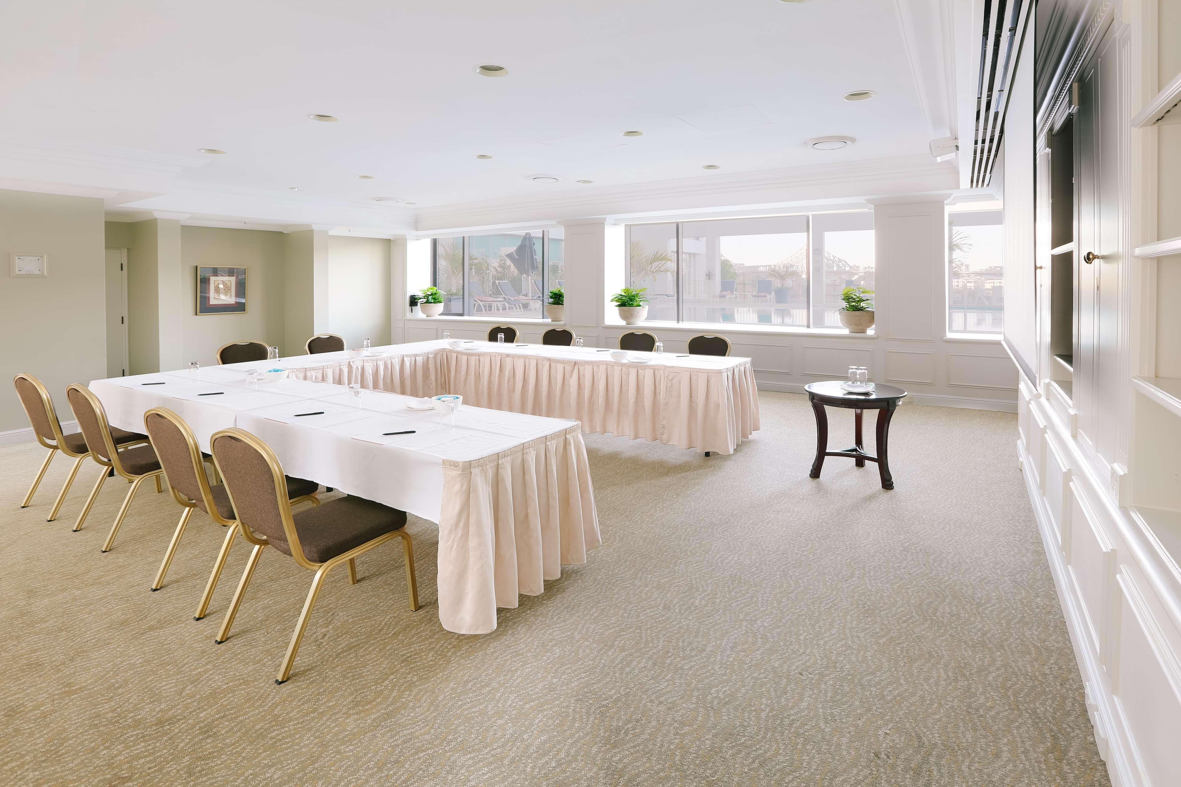 Stamford Plaza Brisbane Hotel Exterior foto A meeting room