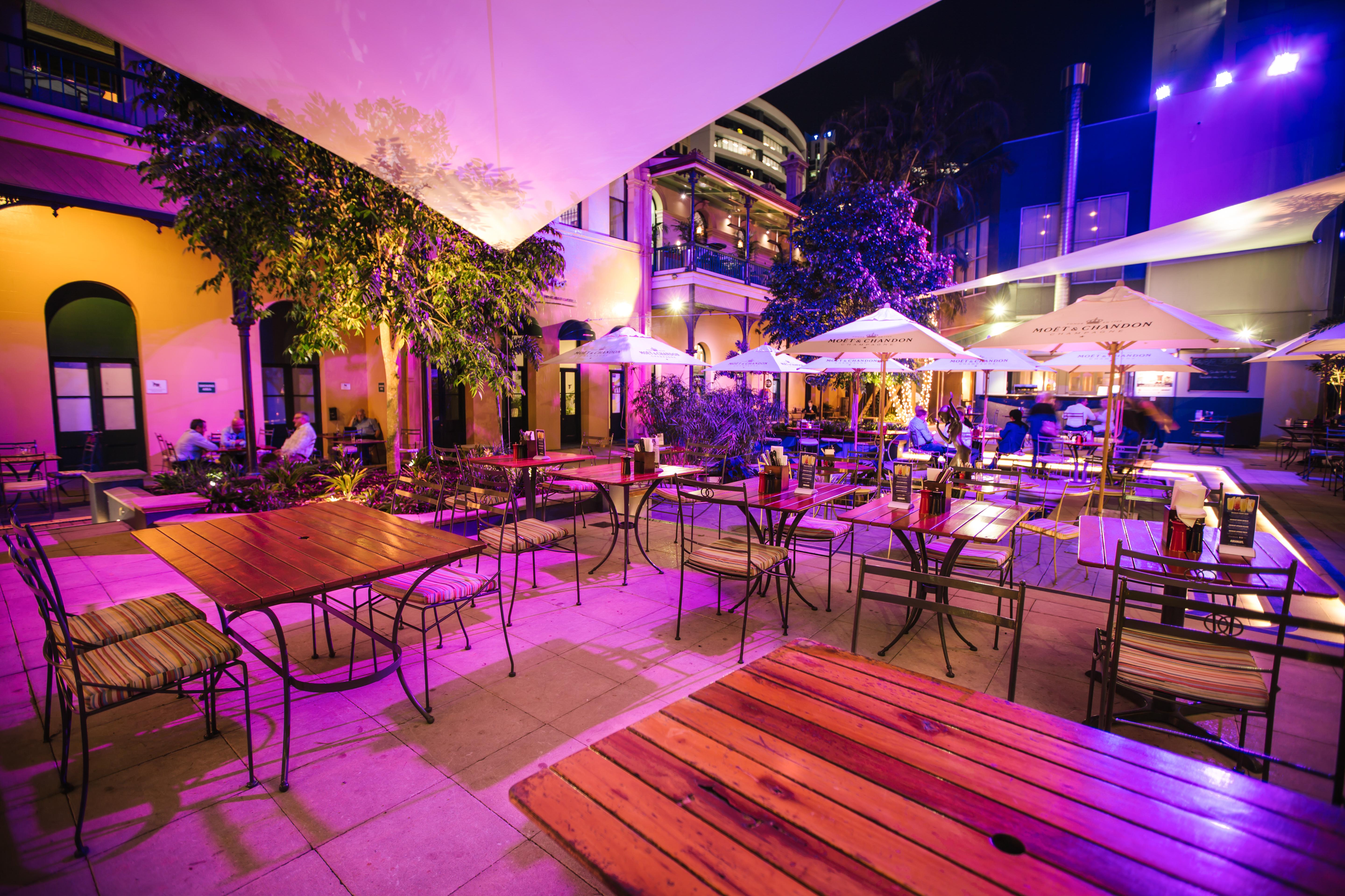 Stamford Plaza Brisbane Hotel Exterior foto The courtyard at the Cape Town campus