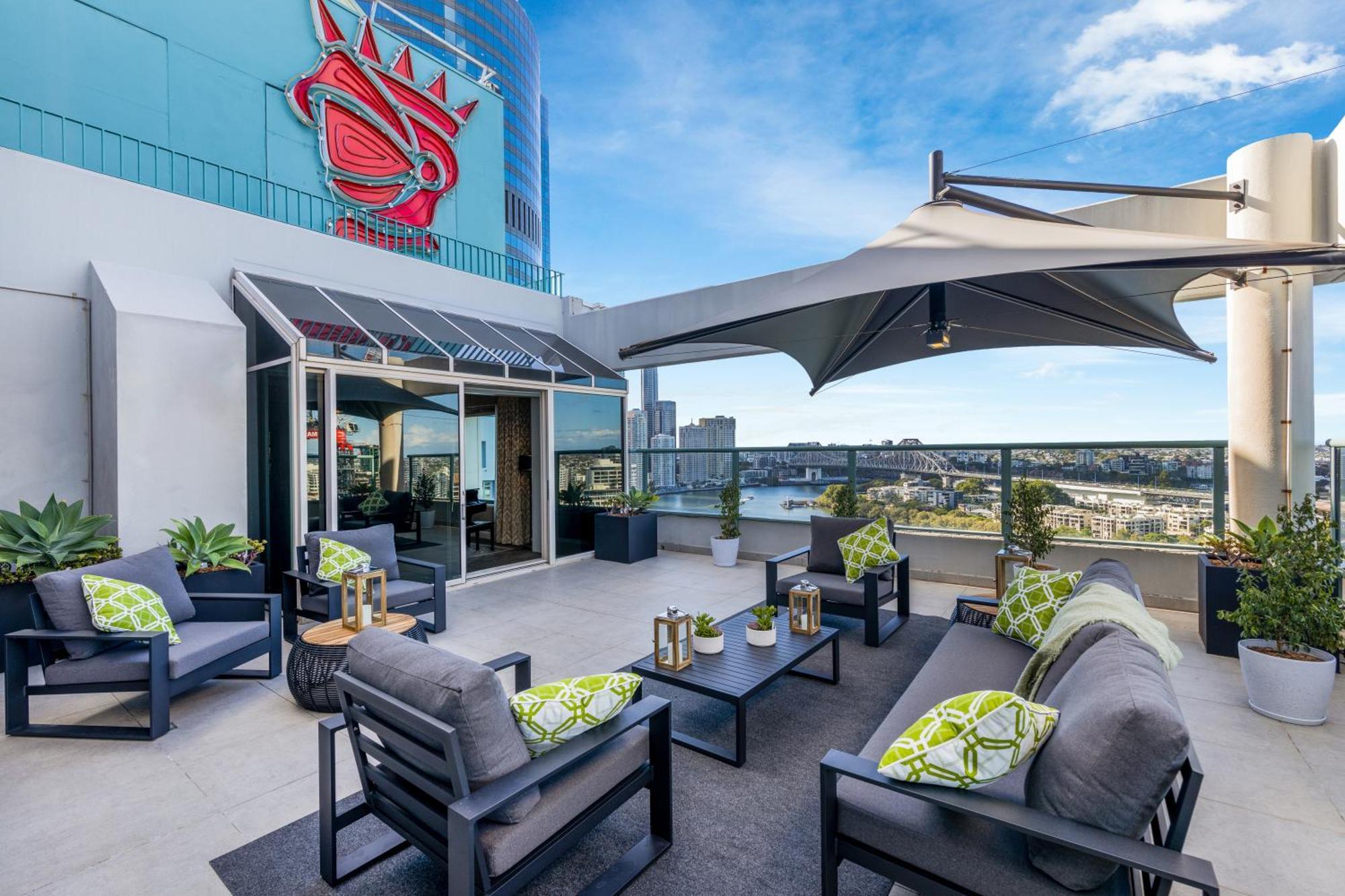 Stamford Plaza Brisbane Hotel Exterior foto The rooftop bar at the Hotel