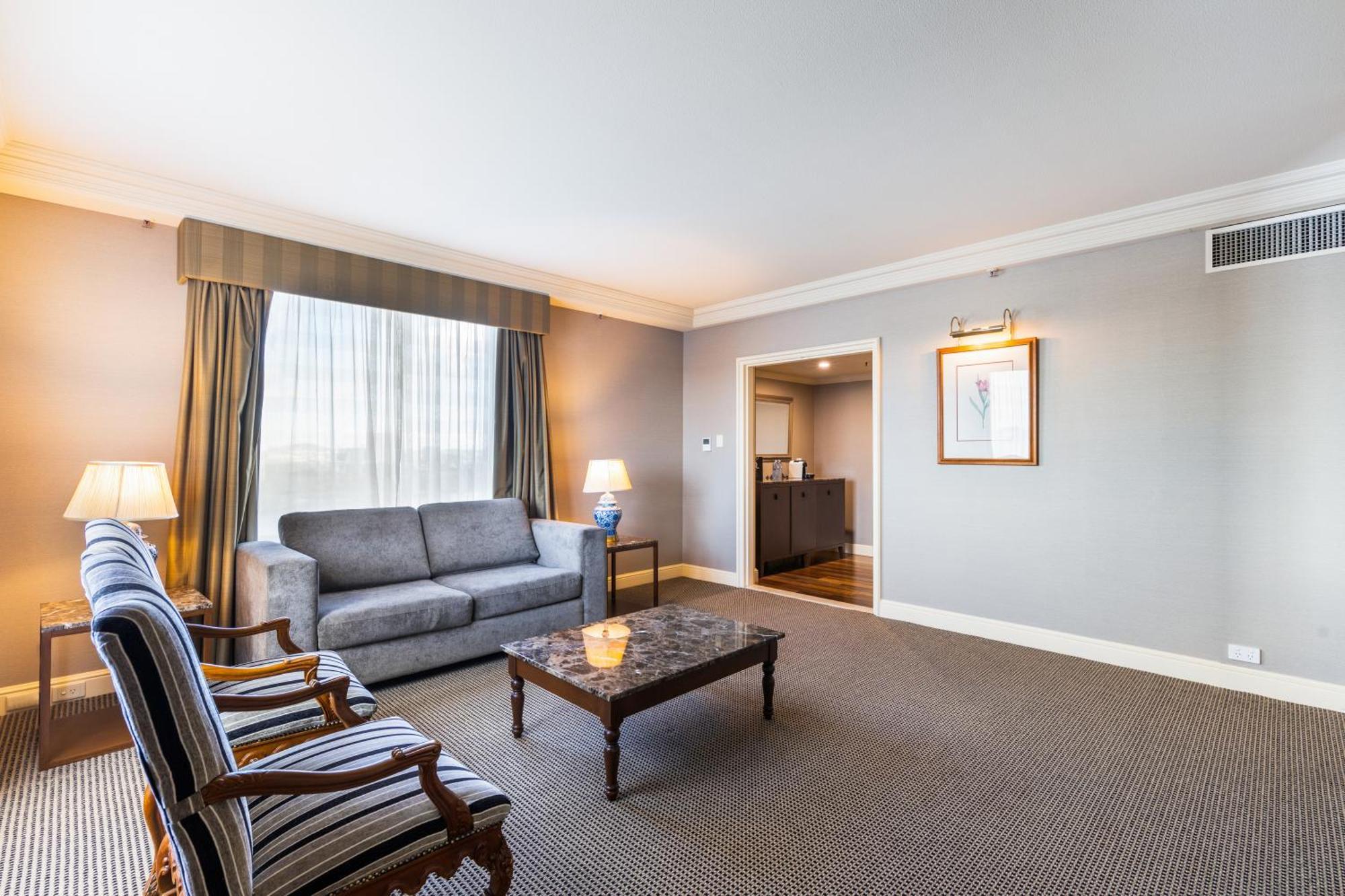 Stamford Plaza Brisbane Hotel Exterior foto A living room at the hotel