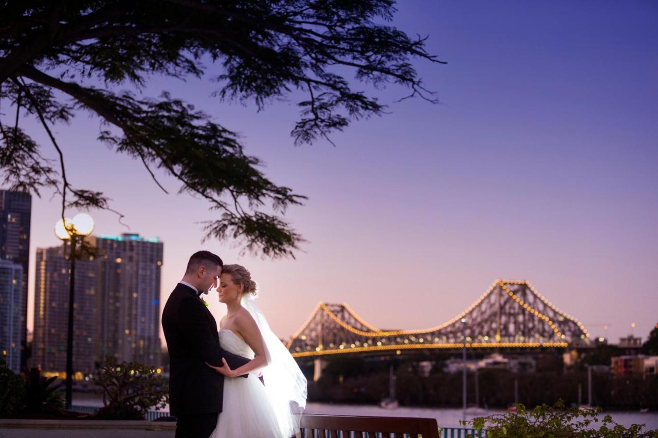 Stamford Plaza Brisbane Hotel Exterior foto A wedding in Brisbane, Australia